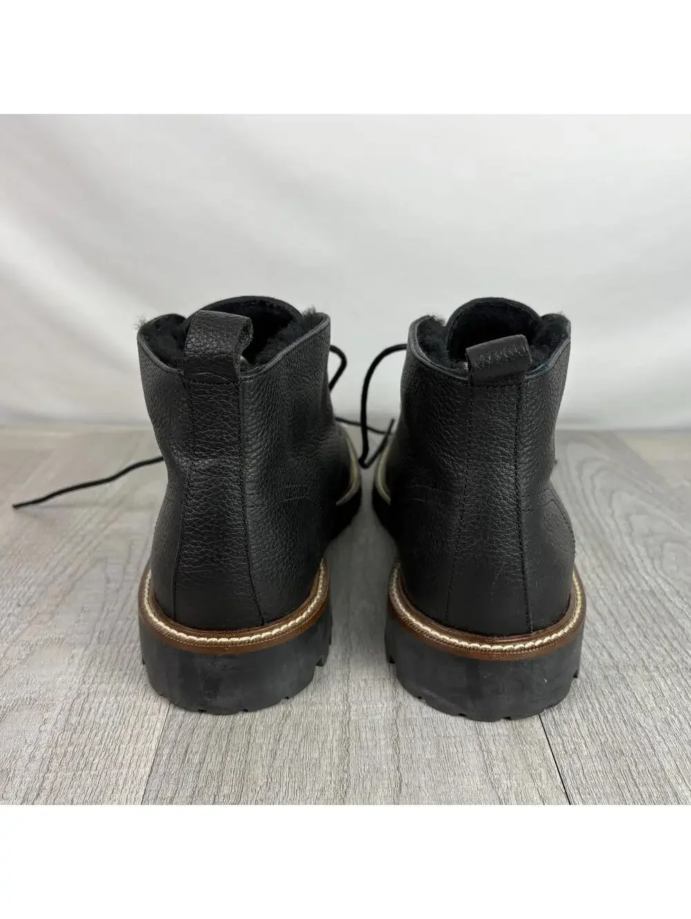 Men's NEW BANANA REPUBLIC Black Leather Chukka Boots - Size 9